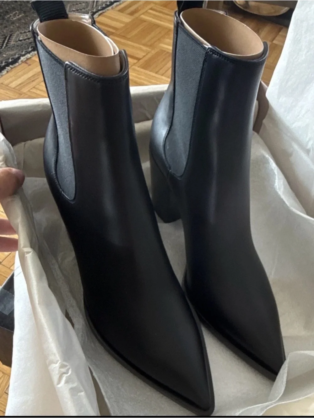 Gianvito Rossi Black Pointed Leather Chelsea Ankle Boots